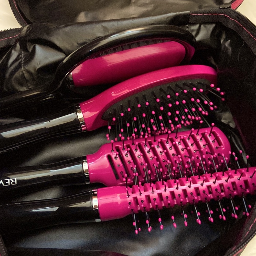 NWOT Revlon styling tools with travel pouch
